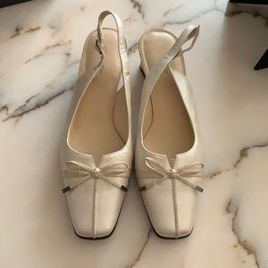 CHAMPAGNE COLOR SLING BACK SANDAL! SLIGHT BLEMISH